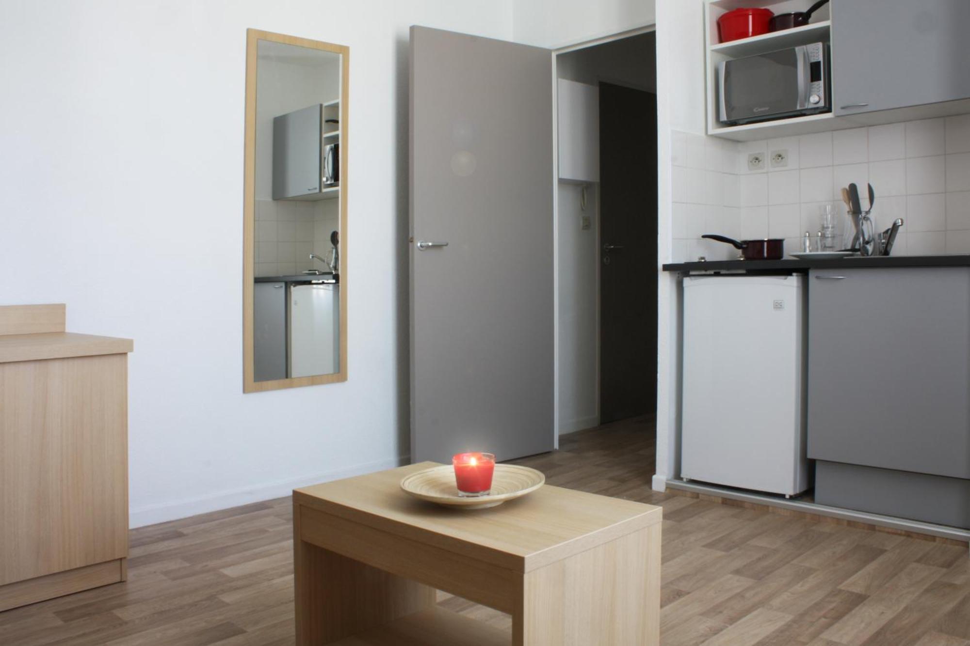 Uxco Republique Aparthotel